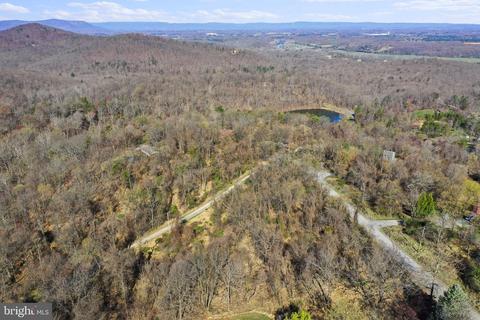 2 Steps To Heaven Road, Linden, VA 22642