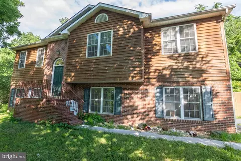 920 Doom Peak Rd, Linden, VA 22642