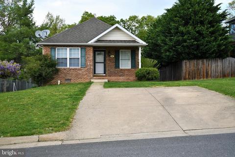 805 W 16th St, Front Royal, VA 22630