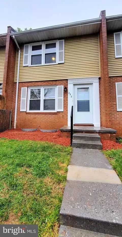 252 Orchard St, Front Royal, VA 22630