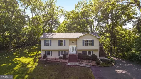 65 Pin Oak Rd, Front Royal, VA 22630
