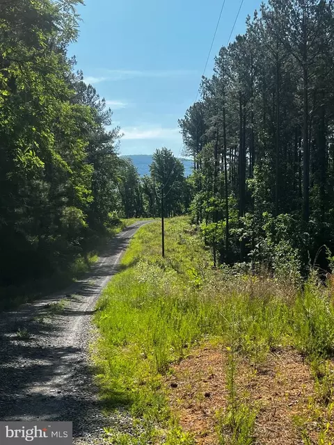 Rainbow Way, Front Royal, VA 22630