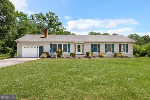 252 Messick Rd, Strasburg, VA 22657
