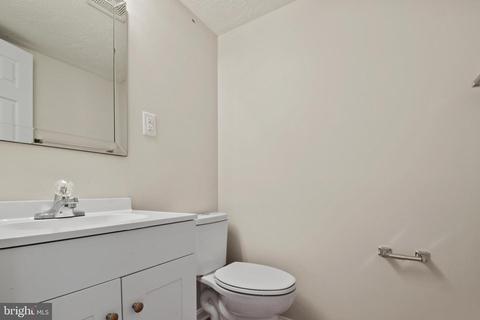237 Blue Ridge Ave, Front Royal, VA 22630 photo 9