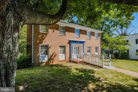 13 W 2nd St, Front Royal, VA 22630