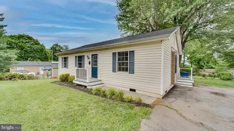 723 Parkview Dr, Front Royal, VA 22630