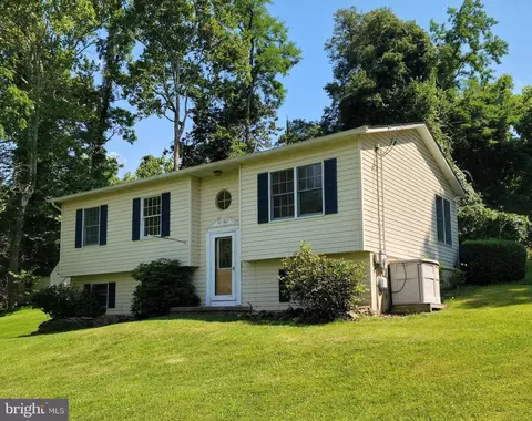 306 Whiskey Still Rd, Linden, VA 22642
