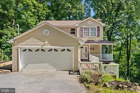 808 Red Bud Ln, Front Royal, VA 22630
