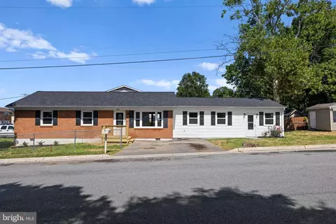 1102 Monroe Ave, Front Royal, VA 22630