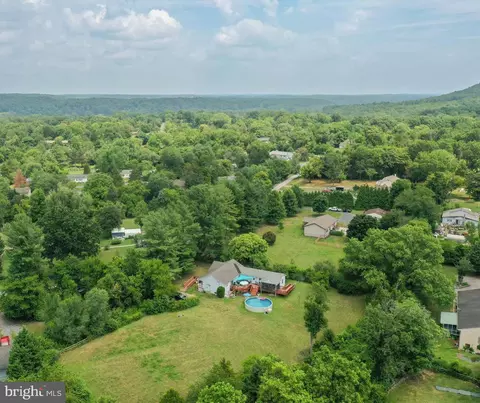 481 Youngs Dr, Front Royal, VA 22630
