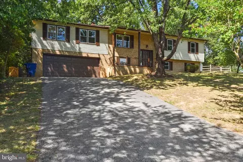 1492 Linden St, Front Royal, VA 22630
