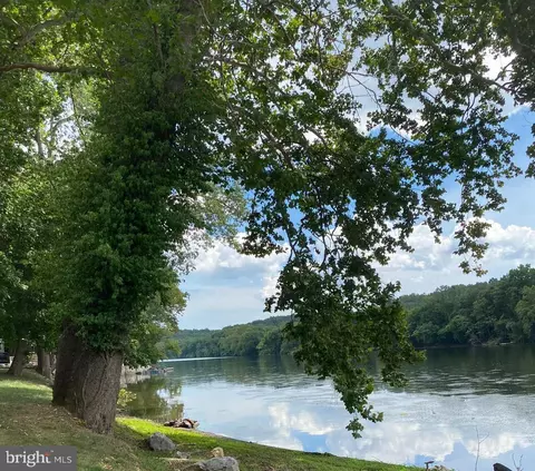 473 Old Dam Rd, Front Royal, VA 22630