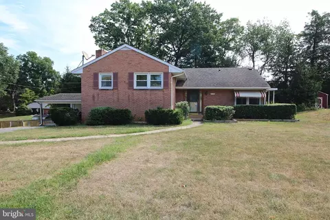 318 Jamestown Rd, Front Royal, VA 22630