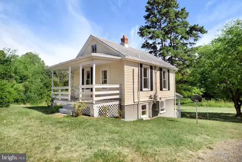 2474 Happy Creek Rd, Front Royal, VA 22630