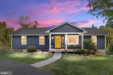 259 Rome Beauty Dr, Linden, VA 22642