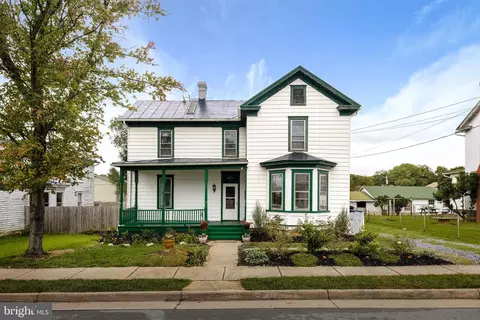 312 Blue Ridge Ave, Front Royal, VA 22630