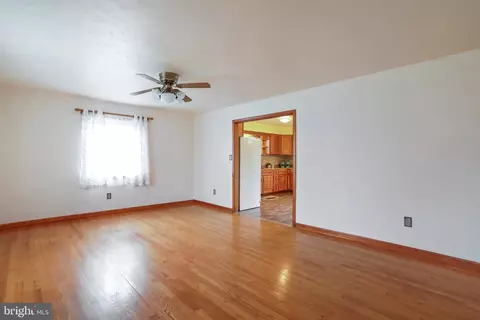 722 Manassas Ave, Front Royal, VA 22630 photo 6