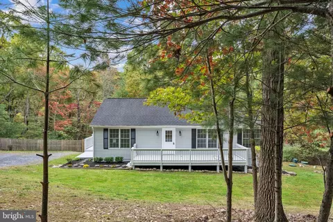 156 Twin Oaks Dr, Bentonville, VA 22610