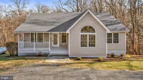 286 Magnolia Dr, Front Royal, VA 22630