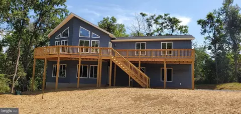 747 Applewood Dr, Front Royal, VA 22630