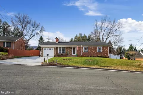 11 Richmond Rd, Front Royal, VA 22630