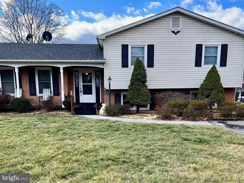 5 Ridge Rd, Front Royal, VA 22630
