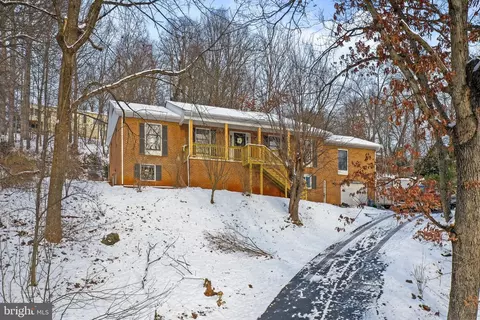 240 W Criser Rd, Front Royal, VA 22630