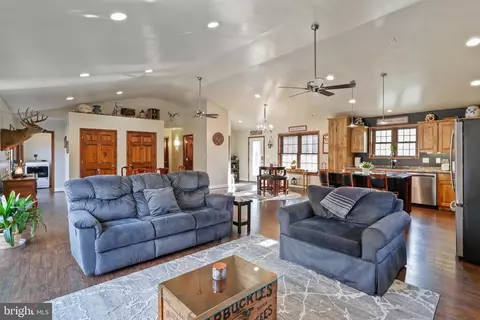 Living - 4411 Panhandle Rd, Front Royal, VA 22630 photo 2 of 3