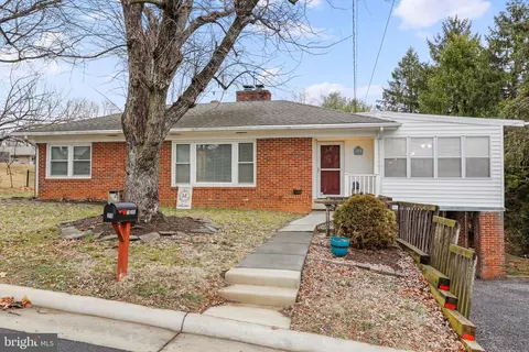 213 Leach St, Front Royal, VA 22630