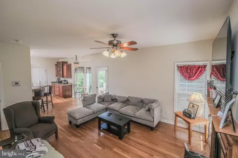 Living - 54 Apache Ct, Front Royal, VA 22630 photo 3 of 3