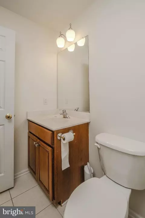 Bath - 54 Apache Ct, Front Royal, VA 22630 photo 4 of 5
