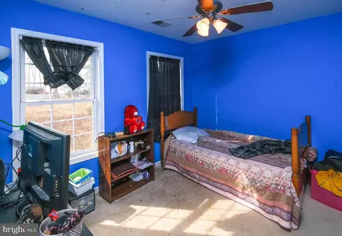 Bedroom - 54 Apache Ct, Front Royal, VA 22630 photo 6 of 12