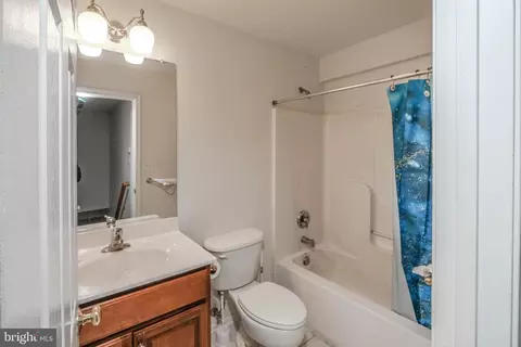Bath - 54 Apache Ct, Front Royal, VA 22630 photo 1 of 5