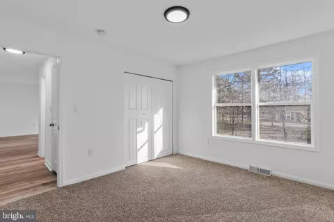 Bedroom - 374 Arrowhead Rd, Front Royal, VA 22630 photo 2 of 7