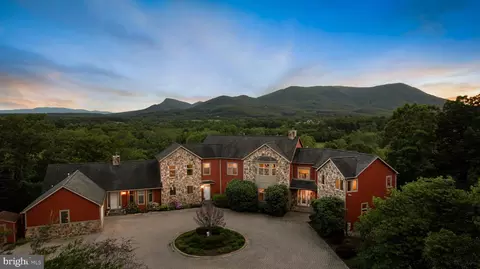 106 Crest River Dr, Middletown, VA 22645