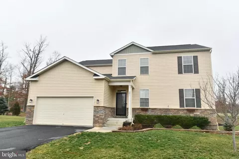 881 Shadows Dr, Front Royal, VA 22630