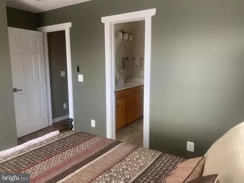 Bedroom - 577 Fire Trail Rd, Linden, VA 22642 photo 4 of 5