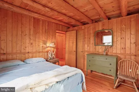 Bedroom - 938 Arrowhead Rd, Front Royal, VA 22630 photo 4 of 8