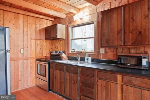 Kitchen - 938 Arrowhead Rd, Front Royal, VA 22630 photo 2 of 4
