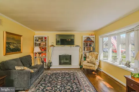 1004 E Stonewall Dr, Front Royal, VA 22630 photo 9
