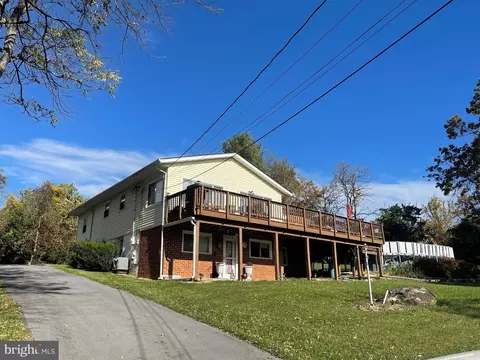 59 Parnassus Rd, Linden, VA 22642