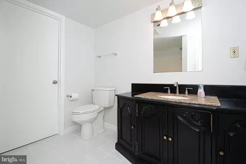 Bath - 36 Beech Rd, Front Royal, VA 22630 photo 7 of 12