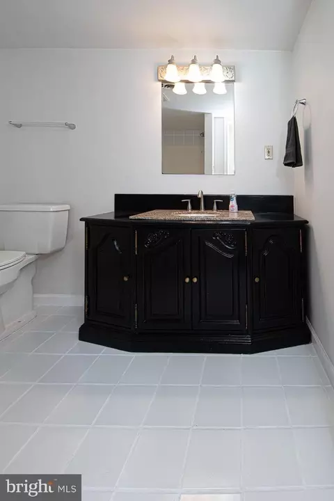 Bath - 36 Beech Rd, Front Royal, VA 22630 photo 12 of 12
