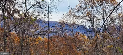 3 Little Long Road, Bentonville, VA 22610