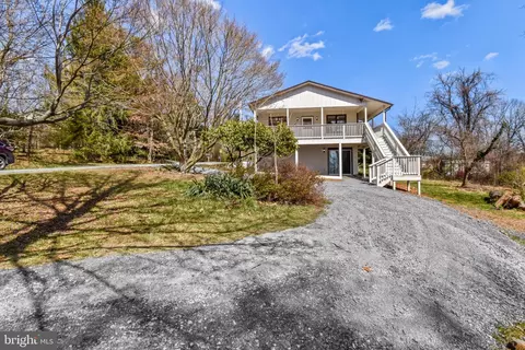 28 Worlds End Ln, Linden, VA 22642