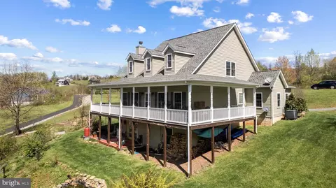 151 Freezeland Ct, Linden, VA 22642