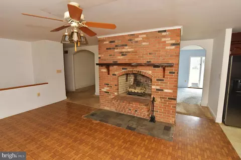Living - 136 Ash Rd, Front Royal, VA 22630 photo 3 of 3