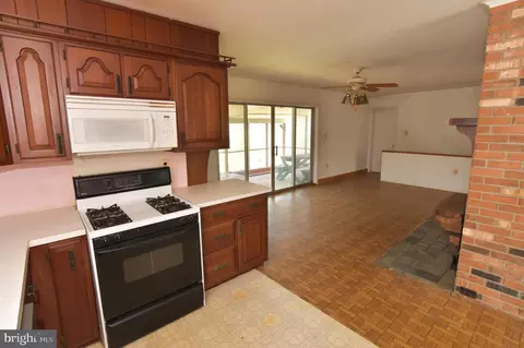 Kitchen - 136 Ash Rd, Front Royal, VA 22630 photo 5 of 6