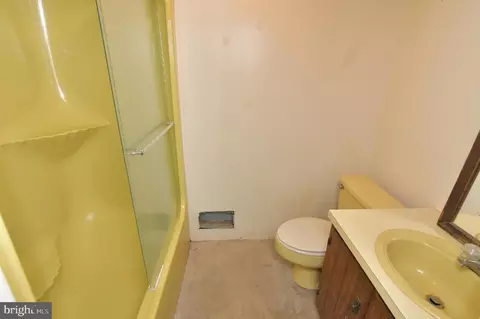 Bath - 136 Ash Rd, Front Royal, VA 22630 photo 3 of 3