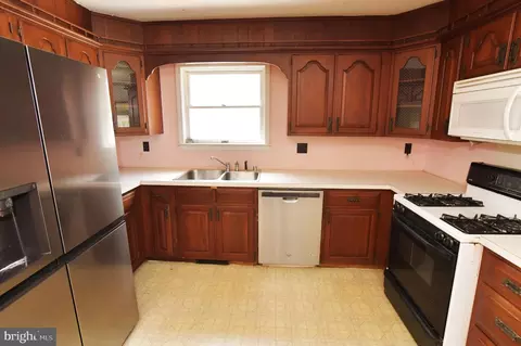 Kitchen - 136 Ash Rd, Front Royal, VA 22630 photo 4 of 6